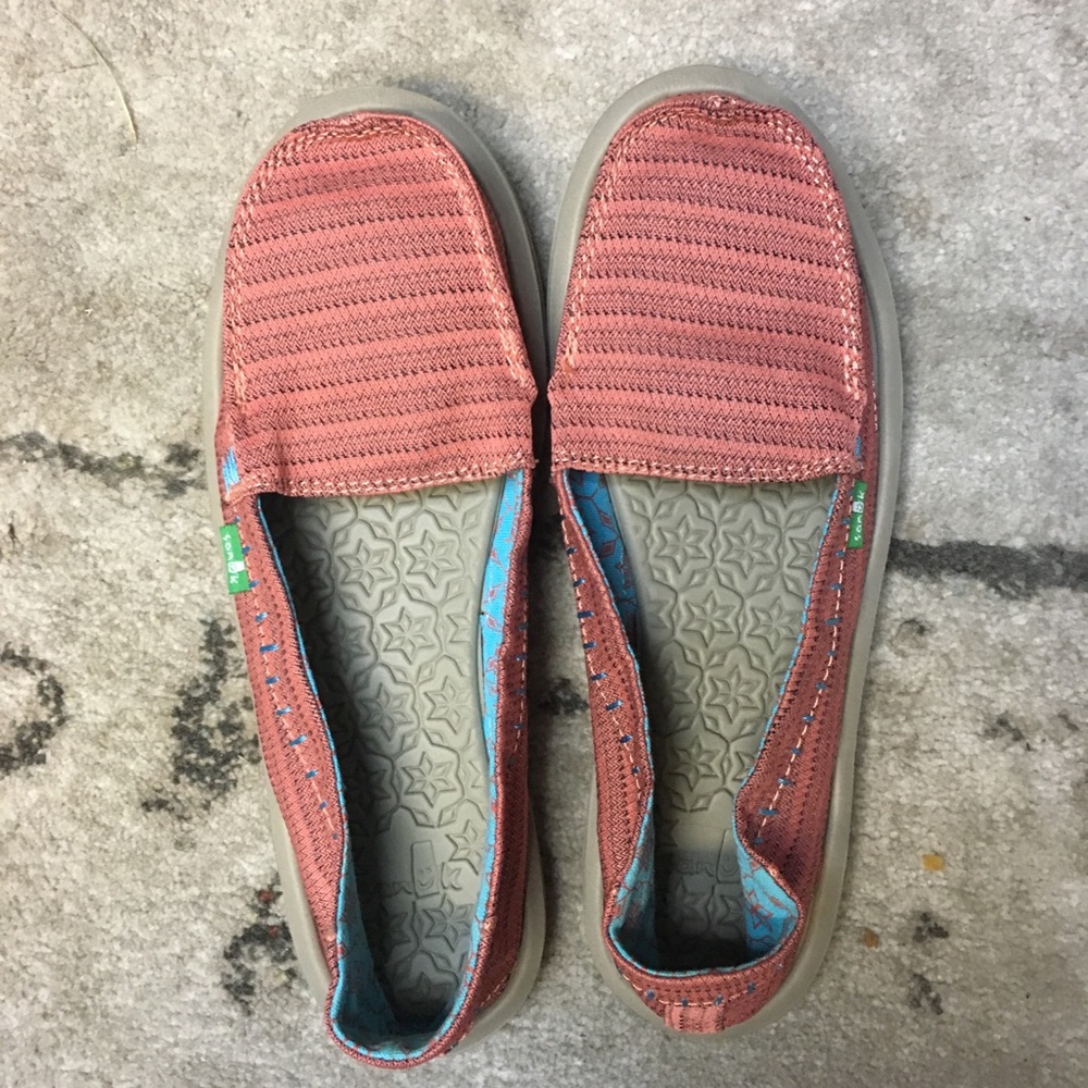 EUC SANUK Sidewalk Surfers